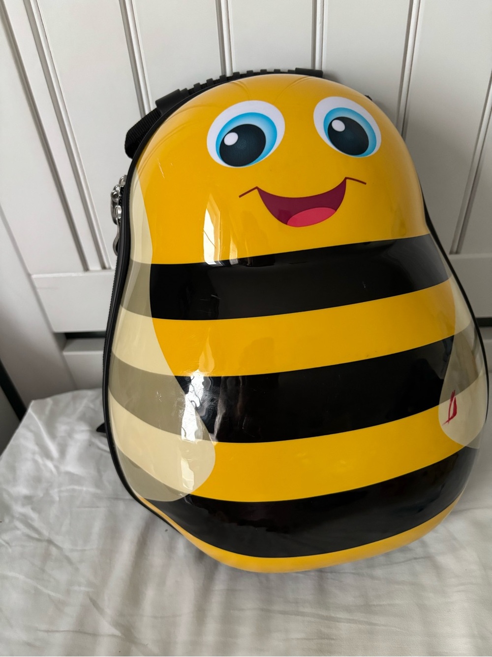 Kids Bee Hard-Shell Backpack Case - Yellow Black
